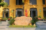Diện tích đất/người học chưa đạt 3m2, Trường Đại học Dược Hà Nội xoay xở đủ kiểu