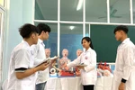 Hệ thống trường công lập đào tạo ngành Điều dưỡng: Học phí và điểm chuẩn ra sao?