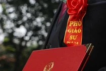 So với hiện hành, lương của phó giáo sư, giáo sư sẽ ở mức nào theo dự thảo mới?