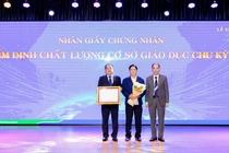 Trường Đại học Văn Hiến được trao giấy Chứng nhận kiểm định cơ sở giáo dục chu kỳ 2 