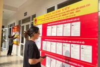 Hà Nội: Các điểm bầu cử sẵn sàng cho ngày hội non sông, người dân tìm hiểu kỹ về từng ứng viên 