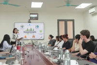 Giảng viên và sinh viên Trường Đại học Lâm nghiệp. Ảnh: website nhà trường
