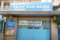 Thầy giáo THCS Trần Văn Đang phạt học sinh nộp tiền, dậy 5h sáng: Hiệu trưởng nói gì?