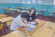 TPHCM: Thí sinh mất tứ chi, vượt khó tham dự kỳ thi tốt nghiệp THPT năm 2025