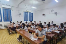 TPHCM: Một thí sinh đi thi bị hỏng xe giữa đường, được bố trí ở điểm thi gần nhất