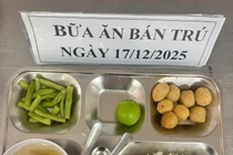 Suất ăn bán trú bị “tố” lèo tèo, lãnh đạo THPT Trưng Vương nói gì?