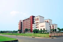 16 tân sinh viên rút hồ sơ vì bị Trường Đại học Quốc tế phân ngành trái nguyện vọng