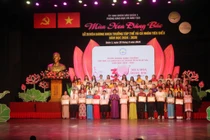 Quận 1 tuyên dương 558 học sinh, giáo viên xuất sắc trong năm học 2024-2025