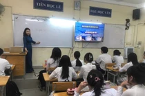 Sát ngày thi tốt nghiệp, nhiều trường THPT ở TPHCM vẫn ôn miễn phí cho học sinh