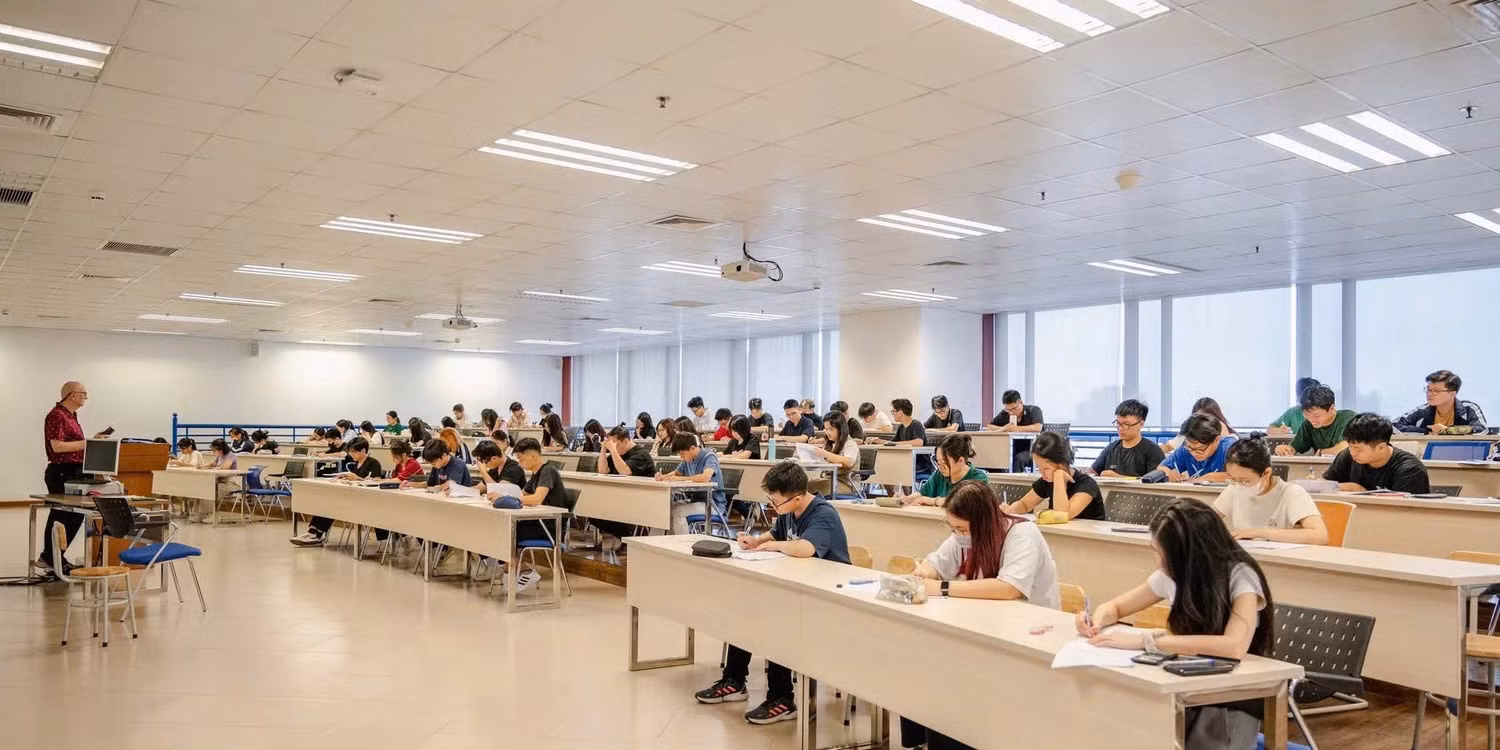 Sinh viên Đại học Kinh tế Quốc dân. Ảnh: NTCC.