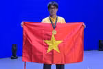 Từ câu hỏi của tuổi thơ đến huy chương Vàng Olympic Vật lí Quốc tế của nam sinh Chuyên Tự nhiên
