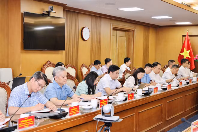 Công bố quyết định và kế hoạch giám sát đối với Ban Thường vụ Đảng uỷ Bộ Giáo dục và Đào tạo