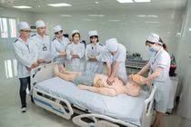"Người trong cuộc” chỉ ra lợi thế khi trường đại học y dược đào tạo trình độ cao đẳng