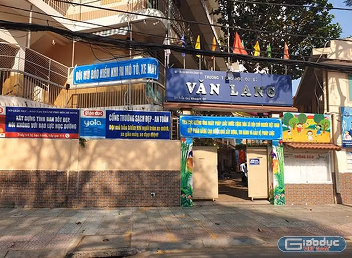 Trường trung học cơ sở Văn Lang, quận 1 (ảnh: P.L) Trường trung học cơ sở Văn Lang, quận 1 (ảnh: P.L)