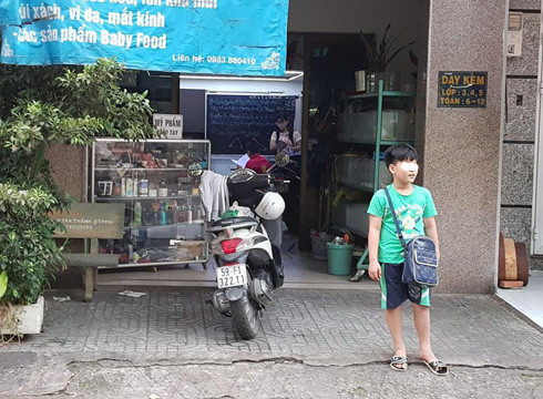 Điểm dạy thêm ở đường Nguyễn Bá Tòng đã được cô Tr. xác nhận là của mình (ảnh: P.L) Điểm dạy thêm ở đường Nguyễn Bá Tòng đã được cô Tr. xác nhận là của mình (ảnh: P.L)
