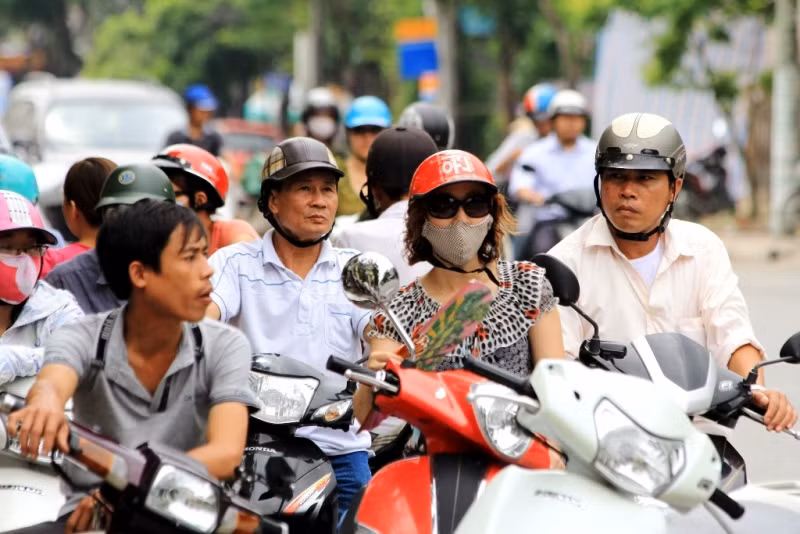 Phơi nắng chờ con Phơi nắng chờ con