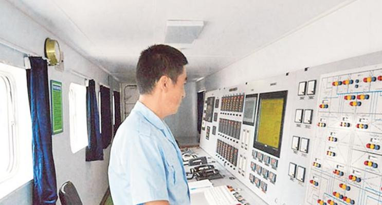 Khoang chỉ huy của bến tàu nổi tự hành Hoa Thuyền 1 Trung Quốc