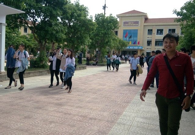 Sau khi được lắng nghe các thầy cô dặn dò, tâm lý nhiều thí sinh thoải mái hơn.