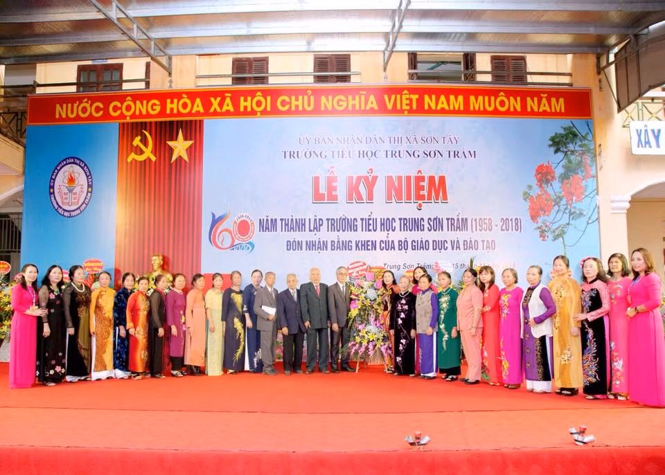 Việc thu chi cho Lễ kỷ niệm 60 năm ngày thành lập trường còn có nhiều khuất tất chưa giải thích được. (Ảnh: Trường Trung Sơn Trầm)