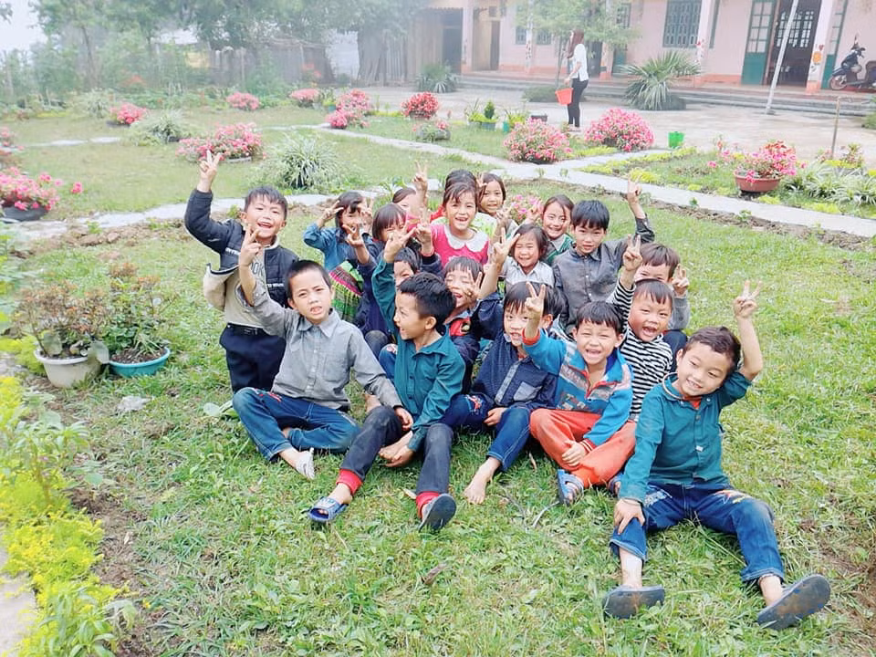 Hết hợp đồng, cô giáo Oanh rất nhớ trường, nhớ học sinh và mong muốn được nhà trường gọi đi dạy vào năm sau (Ảnh nhân vật cung cấp)