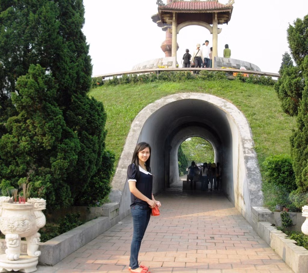 Luyến quan niệm: "Cuộc đời con người giống như một cuốn từ điển. Nếu chúng ta dám bắt tay làm mọi việc không sợ khó khăn thì cuộc đời càng trở nên ý nghĩa và tô điểm cho sống này. Chính vì vậy Luyến đã tham gia mọi hoạt động ở trường cũng như ở lớp, hiện là Bí thu Chi đoàn."