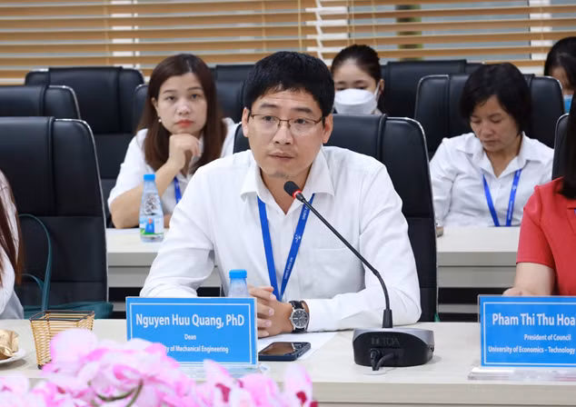 Tiến sĩ Nguyễn Hữu Quang – Trưởng khoa Cơ khí, phụ trách phòng Khoa học – Công nghệ phát biểu tại Lễ ký kết hợp tác.