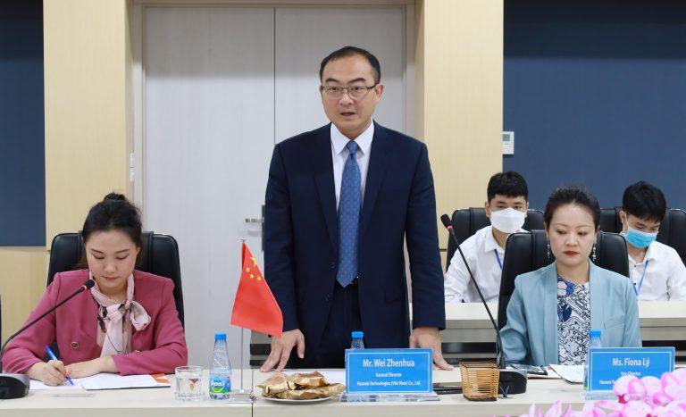 Ông Wei Zhenhua – Tổng Giám đốc Huawei Việt Nam phát biểu tại Lễ ký kết hợp tác.