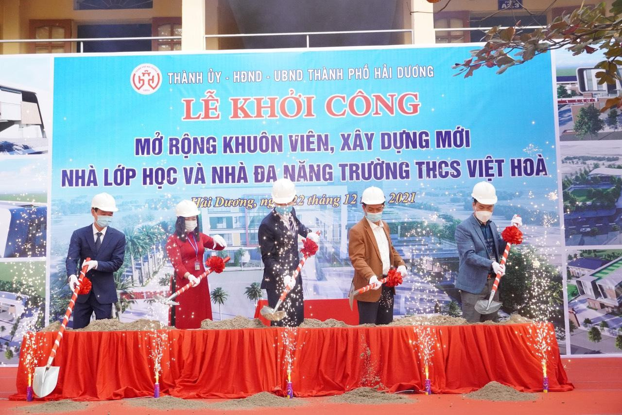 Việc khởi công nhiều dự án lớn, công trình trọng điểm góp phần thúc đẩy kinh tế - xã hội của thành phố Hải Dương (Ảnh: CTV) Việc khởi công nhiều dự án lớn, công trình trọng điểm góp phần thúc đẩy kinh tế - xã hội của thành phố Hải Dương (Ảnh: CTV)