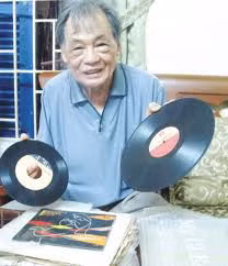 Nghệ sĩ Văn Hanh, người đầu tiên thể hiện Câu hò bên bờ Hiền Lương của nhạc sĩ Hoàng Hiệp.