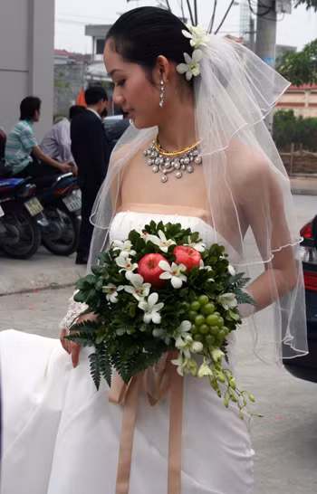 Phạm Thị Mai Phương sinh năm 1985 tại Hải Phòng, người đẹp đăng quang "Hoa hậu Việt Nam 2002" tại Thành phố Hồ Chí Minh, khi đó cô đang là học sinh lớp 12 chuyên Lý của THPT năng khiếu Trần Phú, Hải Phòng.