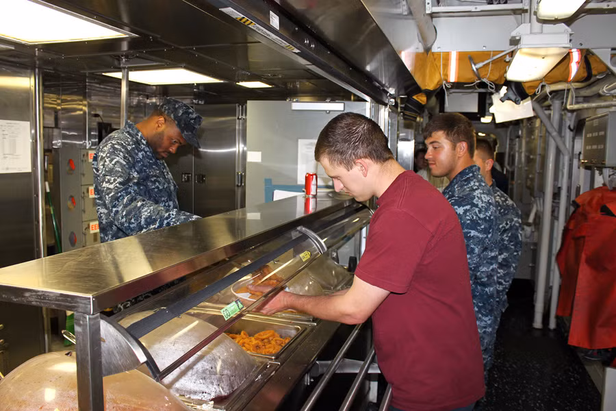 Nội thất tàu khu trục USS Jason Dunham.