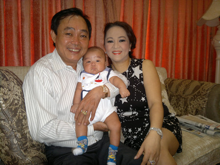 Gia đình ông Dũng - bà Hằng.