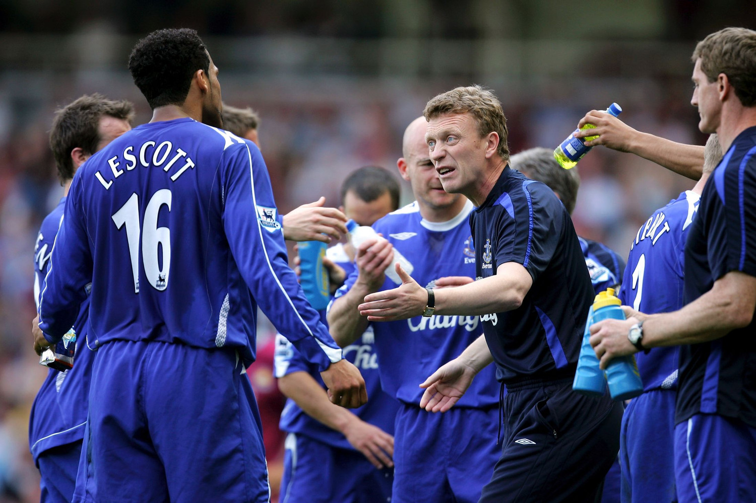 David Moyes tranh luận với học trò Joleon Lescott (2007) David Moyes tranh luận với học trò Joleon Lescott (2007)