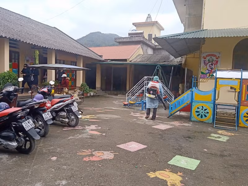 Các cơ sở giáo dục từ mầm non đến trung học cơ sở, Trung tâm giáo dục thường xuyên triệt để việc khử trùng.