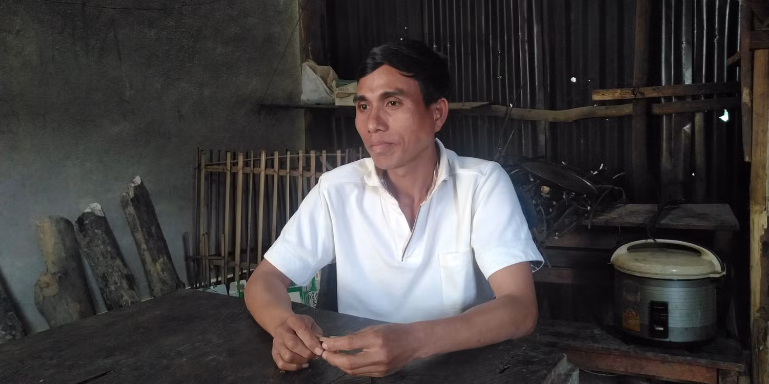 Thầy Hồ Văn Phùng nghĩ về câu chuyện giáo dục của mình, thầy ví nó như một giấc mộng dài đã qua. (Ảnh: LC) Thầy Hồ Văn Phùng nghĩ về câu chuyện giáo dục của mình, thầy ví nó như một giấc mộng dài đã qua. (Ảnh: LC)