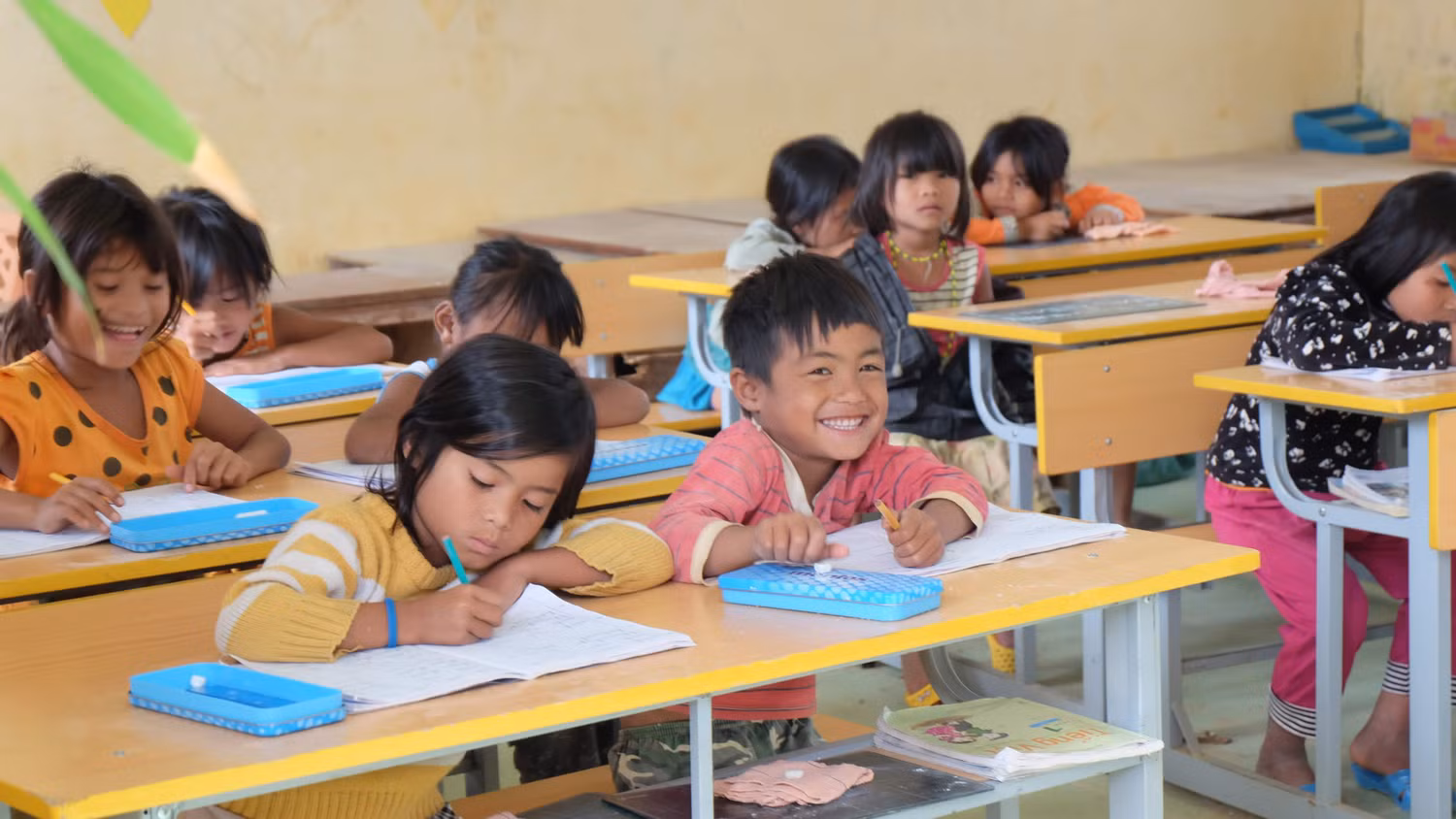 Nụ cười hạnh phúc của các em học sinh ở điểm trường Pa Lin. Ảnh: LC Nụ cười hạnh phúc của các em học sinh ở điểm trường Pa Lin. Ảnh: LC