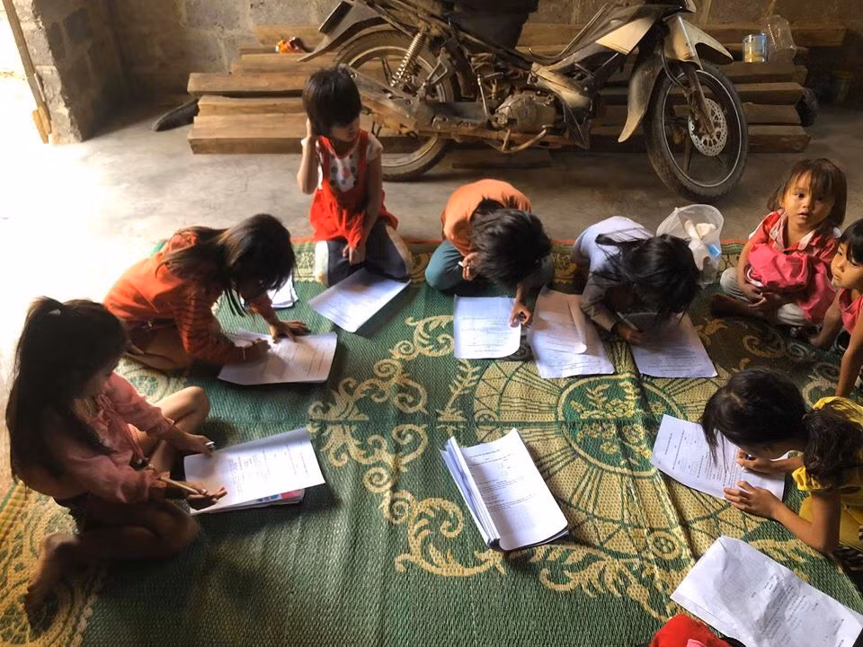 Không gian học tập của các em trường Tiểu học Húc trong những ngày nghỉ dịch Covid-19.