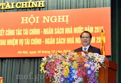 Phó Thủ tướng Chính phủ Vũ Văn Ninh phát biểu tại Hội nghị trực tuyến Tổng kết công tác Tài chính - Ngân sách nhà nước năm 2015 (ảnh Bộ Tài chính).
