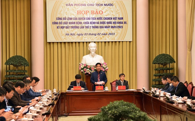 Phó Chủ nhiệm Văn phòng Chủ tịch nước Phạm Thanh Hà chủ trì họp báo - Ảnh VGP/Nguyễn Đức