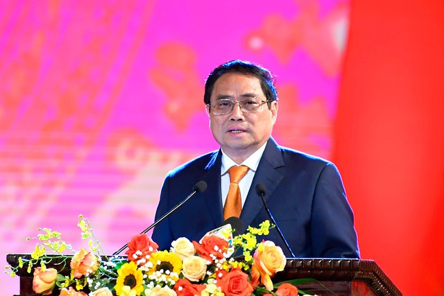 Thủ tướng Chính phủ chỉ rõ, văn hóa Việt Nam có sự thống nhất trong đa dạng, là sự hòa quyện, kết tinh giữa bản sắc văn hóa các dân tộc anh em; ngày càng phát triển mạnh mẽ, gắn với mọi mặt của đời sống, hướng tới phục vụ nhu cầu chính đáng của nhân dân - Ảnh: VGP/Nhật Bắc Thủ tướng Chính phủ chỉ rõ, văn hóa Việt Nam có sự thống nhất trong đa dạng, là sự hòa quyện, kết tinh giữa bản sắc văn hóa các dân tộc anh em; ngày càng phát triển mạnh mẽ, gắn với mọi mặt của đời sống, hướng tới phục vụ nhu cầu chính đáng của nhân dân - Ảnh: VGP/Nhật Bắc