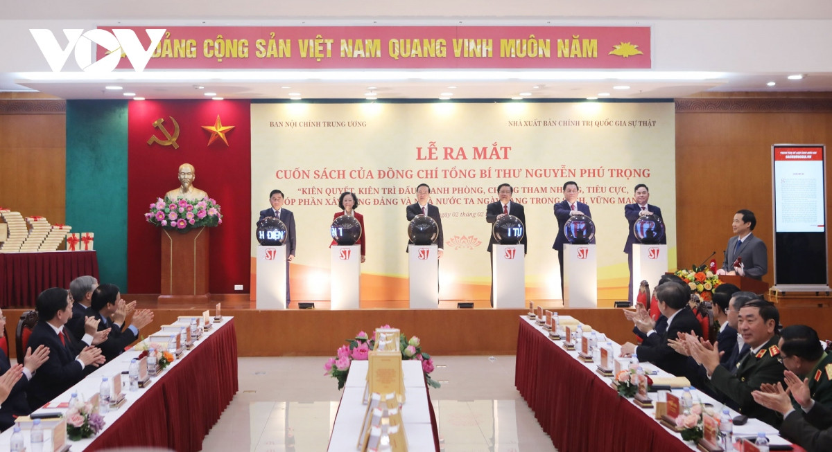 Lãnh đạo Đảng, Nhà nước bấm nút phát hành sách điện tử