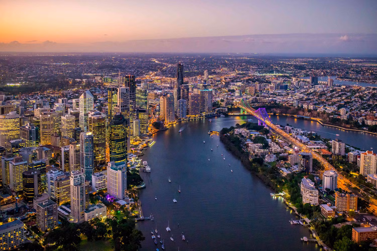 Vietjet là hãng hàng không đầu tiên ở Việt Nam khai thác đường bay thẳng từ thành phố Hồ Chí Minh đến Brisbane