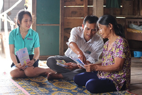 Chính sách bảo hiểm xã hội, bảo hiểm y tế đã từng bước được hoàn thiện theo hướng mở rộng quyền lợi của người tham gia và thụ hưởng chính sách. Chính sách bảo hiểm xã hội, bảo hiểm y tế đã từng bước được hoàn thiện theo hướng mở rộng quyền lợi của người tham gia và thụ hưởng chính sách.