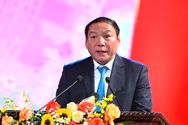 Bộ trưởng Bộ Văn hóa, Thể thao và Du lịch Nguyễn Văn Hùng phát biểu tại Chương trình - Ảnh: VGP/Nhật Bắc Bộ trưởng Bộ Văn hóa, Thể thao và Du lịch Nguyễn Văn Hùng phát biểu tại Chương trình - Ảnh: VGP/Nhật Bắc