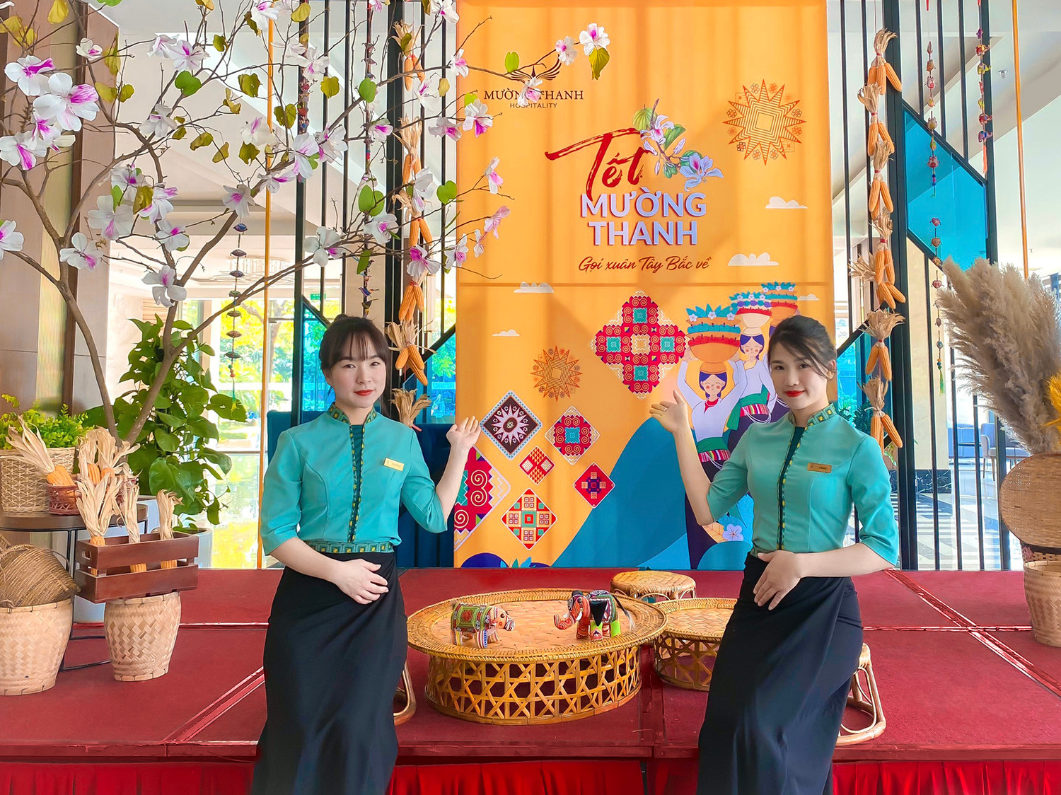 Không gian Tết Mường Thanh tại một sảnh khách sạn