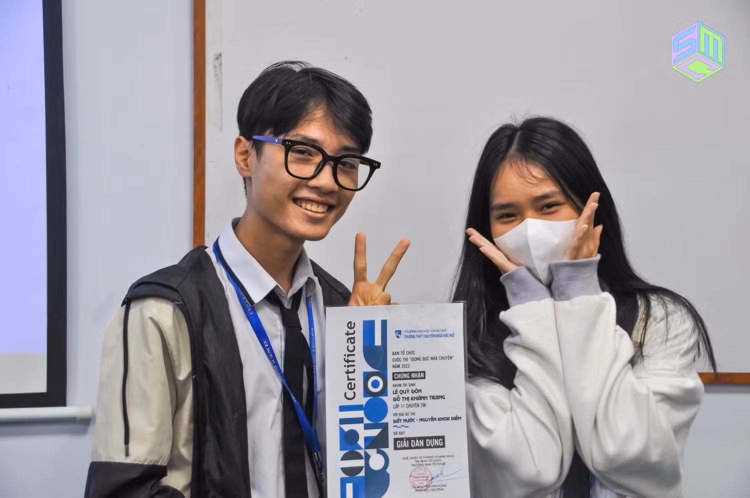 Học sinh trường trung học phổ thông chuyên Khoa học Huế tại cuộc thi "Giọng đọc nhà Chuyên". Ảnh: Fanpage nhà trường