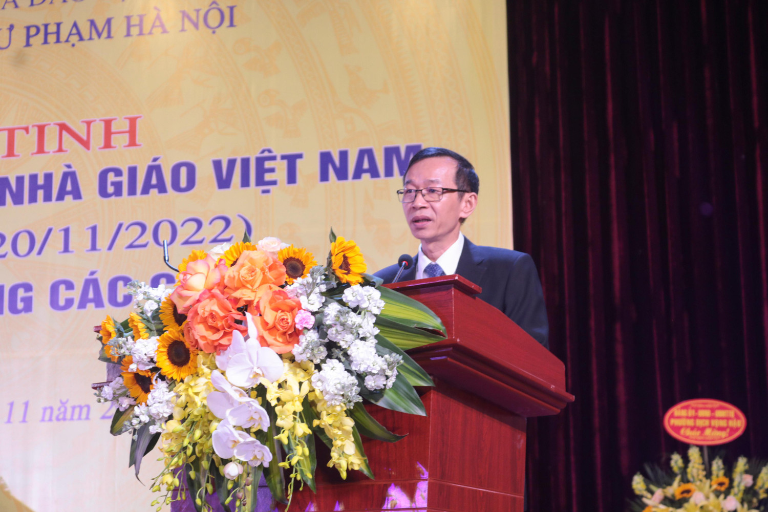 Giáo sư Nguyễn Văn Minh phát biểu tại lễ kỷ niệm 40 năm ngày Nhà giáo Việt Nam 20/11. Ảnh: Doãn Nhàn Giáo sư Nguyễn Văn Minh phát biểu tại lễ kỷ niệm 40 năm ngày Nhà giáo Việt Nam 20/11. Ảnh: Doãn Nhàn