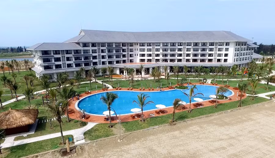 Vinpearl Cửa Hội Resort & Villas Cửa Hội sẽ góp phần phát triển du lịch tỉnh Nghệ An nói riêng và miền Trung nói chung. Vinpearl Cửa Hội Resort & Villas Cửa Hội sẽ góp phần phát triển du lịch tỉnh Nghệ An nói riêng và miền Trung nói chung.