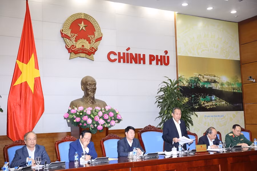 Phó Thủ tướng Thường trực Trương Hòa Bình yêu cầu giám sát chặt chẽ việc bồi thường sự cố môi trường biển miền Trung. ảnh: VGP. Phó Thủ tướng Thường trực Trương Hòa Bình yêu cầu giám sát chặt chẽ việc bồi thường sự cố môi trường biển miền Trung. ảnh: VGP.