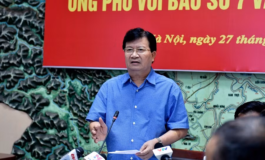 Phó Thủ tướng Trịnh Đình Dũng chủ trì họp khẩn ứng phó với bão số 7. ảnh: VGP.